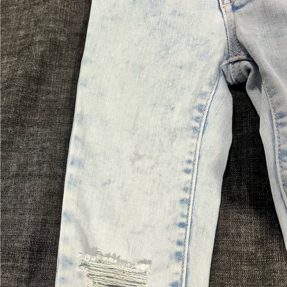 4 pairs of little girls size 5 skinny jeggings. All in near perfect condition. - Picture 4 of 14